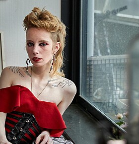 Clementine: “Meestal ging ik uit, zo kwam ik de nacht door”