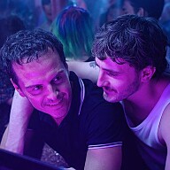 Bekijk de trailer van All of Us Strangers