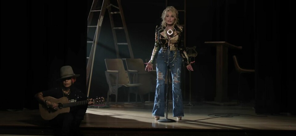 Nieuwe muziek: Dolly Parton zingt ‘What’s Going On?’ en Spice wil een man ‘with a big long dick’