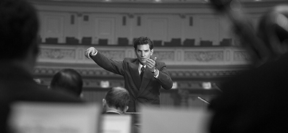 Bekijk de nieuwe trailer van Maestro, met Bradley Cooper als Leonard Bernstein