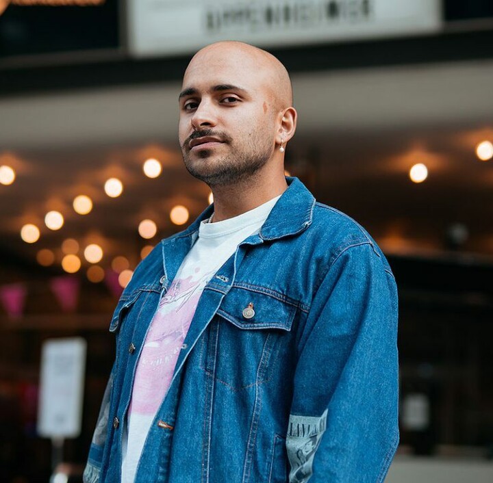 “Mijn queer identiteit kan ik onzichtbaar maken, mijn huidskleur niet”