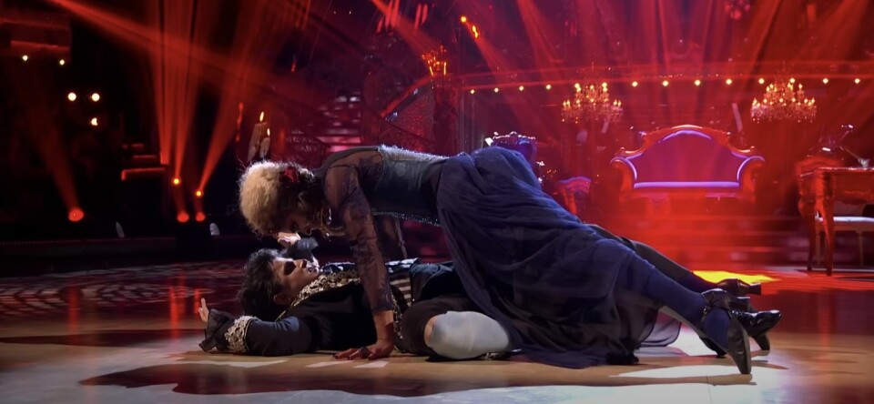 Strictly Come Dancing: mannenkoppel Nikita en Leyton dansen de tango
