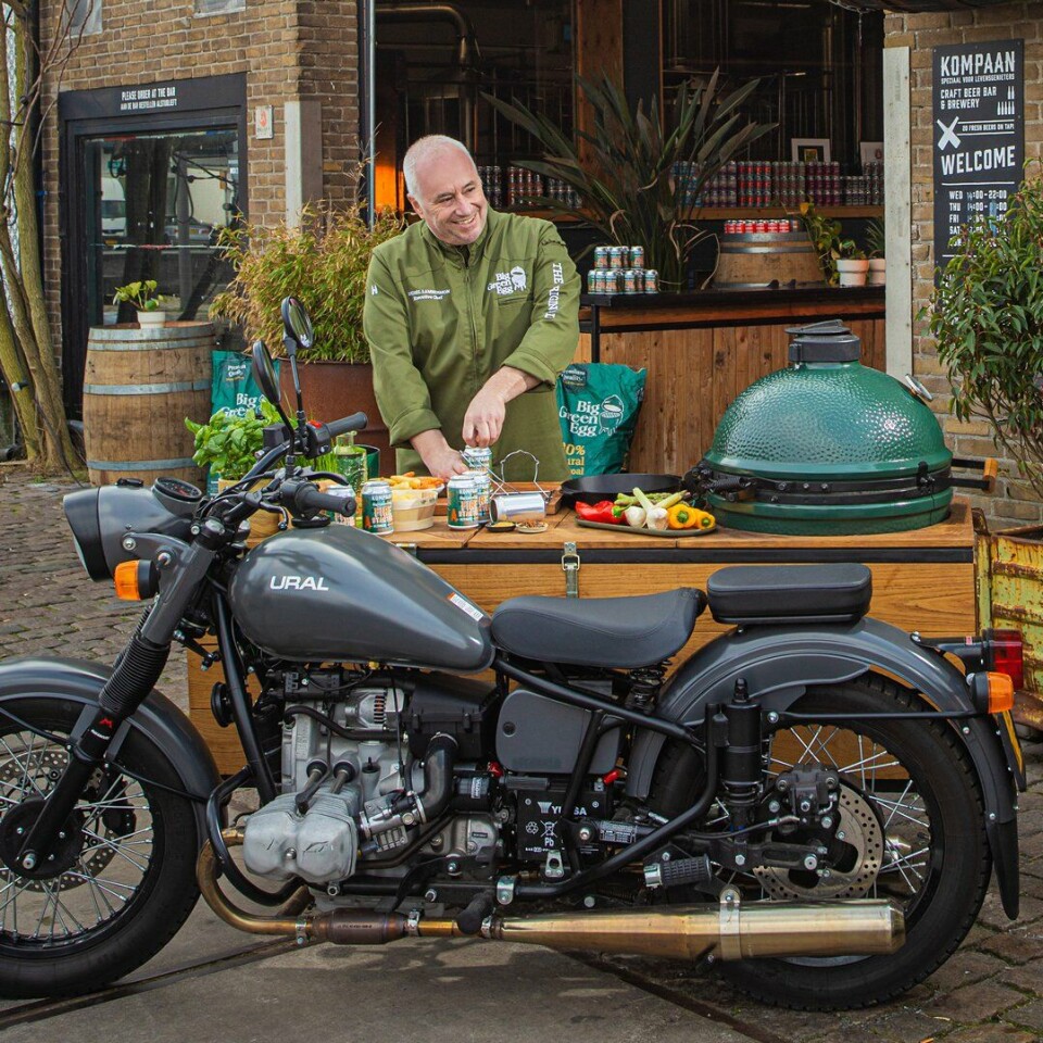 Big Green Egg Beer Can Chicken Kompaan