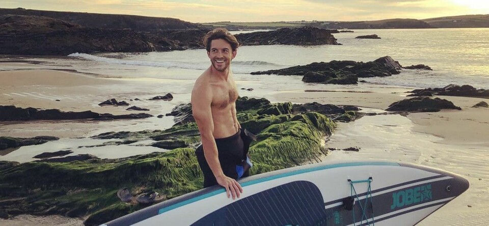 Hot op Instagram: Bridgerton-acteur Jonathan Bailey