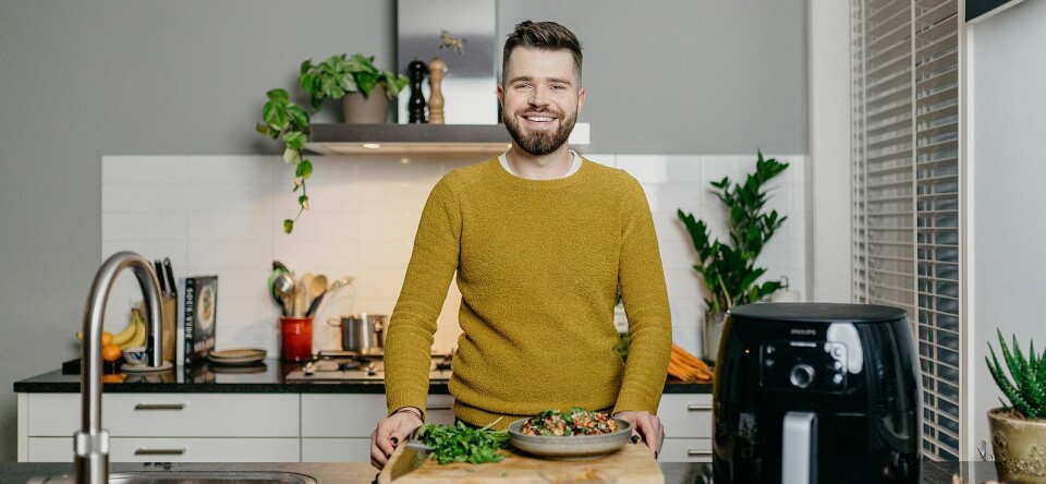 Borrelen met Bas: miso-kipvleugels met tamarindedipsaus