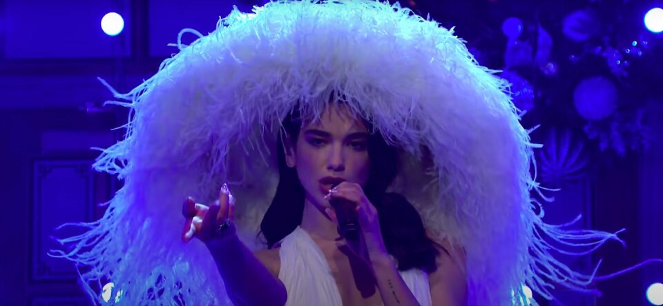 Nieuwe muziek: Dua Lipa met een Pino-hoed en kerst met Dolly
