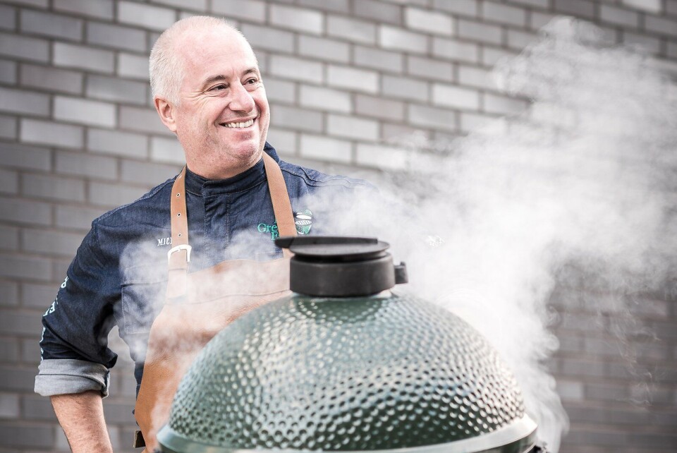 Winnaars krijgen een Big Green Egg-masterclass van meesterchef Michèl Lambermon. Big Green Egg-masterchef Michèl Lambermon