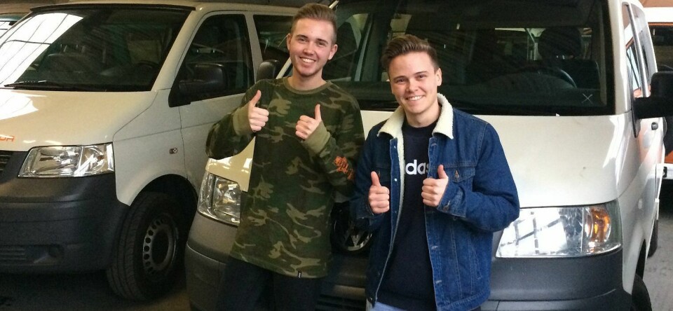 Dylan en Francois helpen transjongeren in Europa