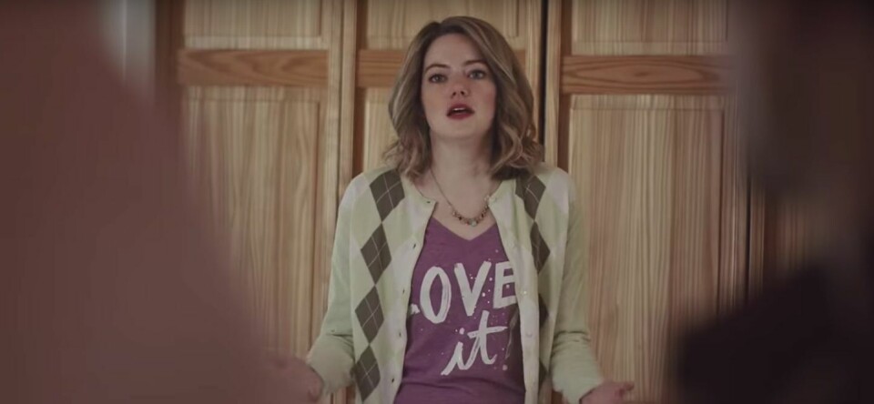 Humor: Emma Stone speelt figurant in porno-sketch