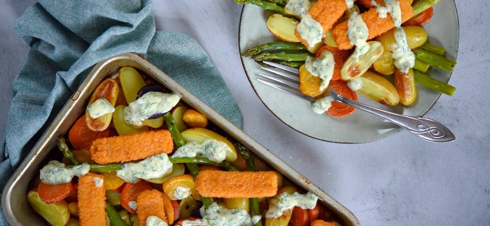 Recept: Traybake met fish-free sticks en kleurrijke groenten