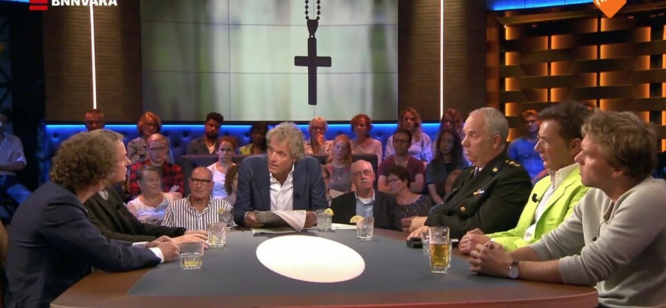 Jeroen Pauw in discussie met priester Antoine Bodar over transfobe uitspraken