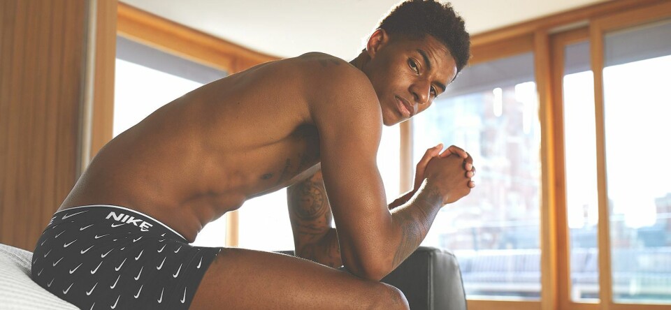 Voetballer Marcus Rashford poseert voor nieuwe Nike Underwear-collectie