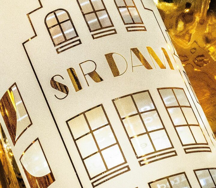 Al drink je geen druppel, deze fles is een feestje