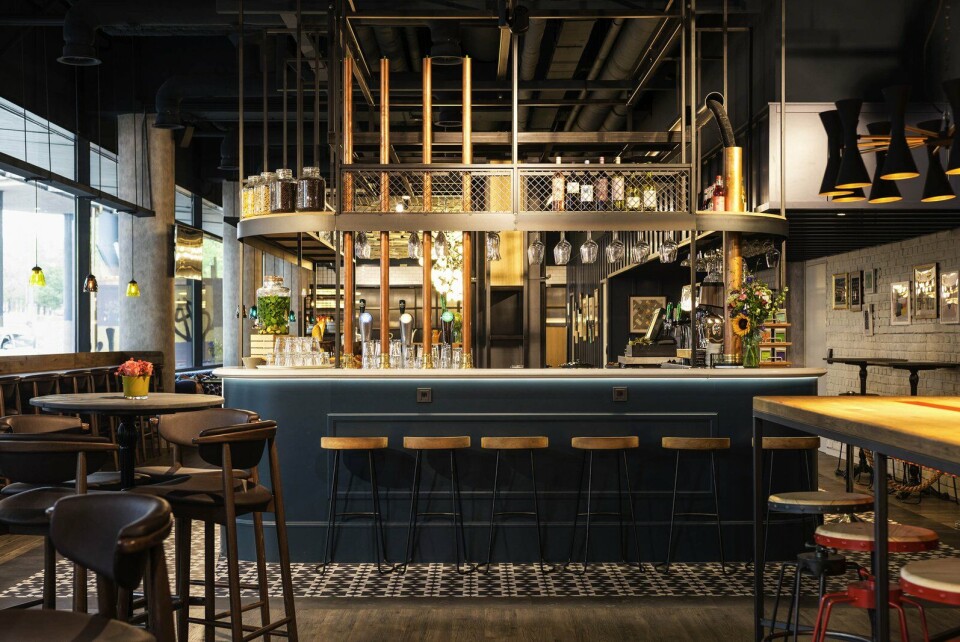 Hotel IBIS in Amsterdam, vlakbij het centraal station. Bar Ibis