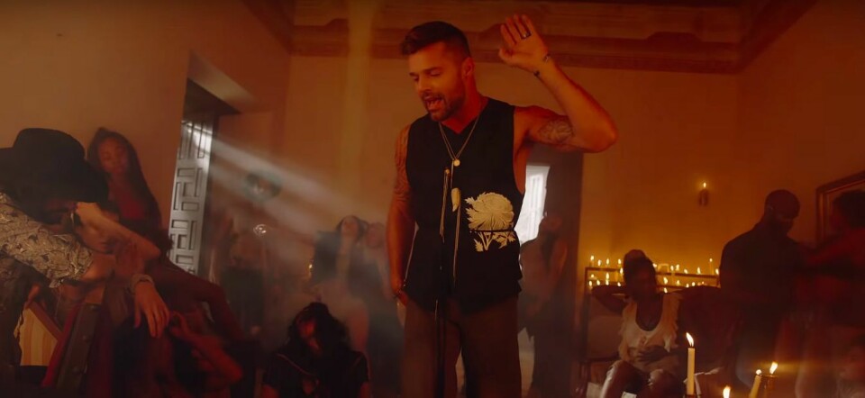 Dit is de dampende nieuwe video van Ricky Martin