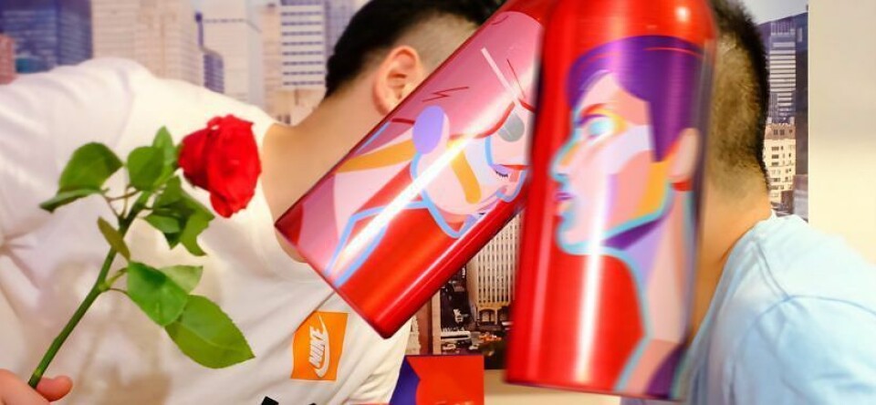Chinese gays gaan viraal met Budweisers ‘Love is Love’-foto’s