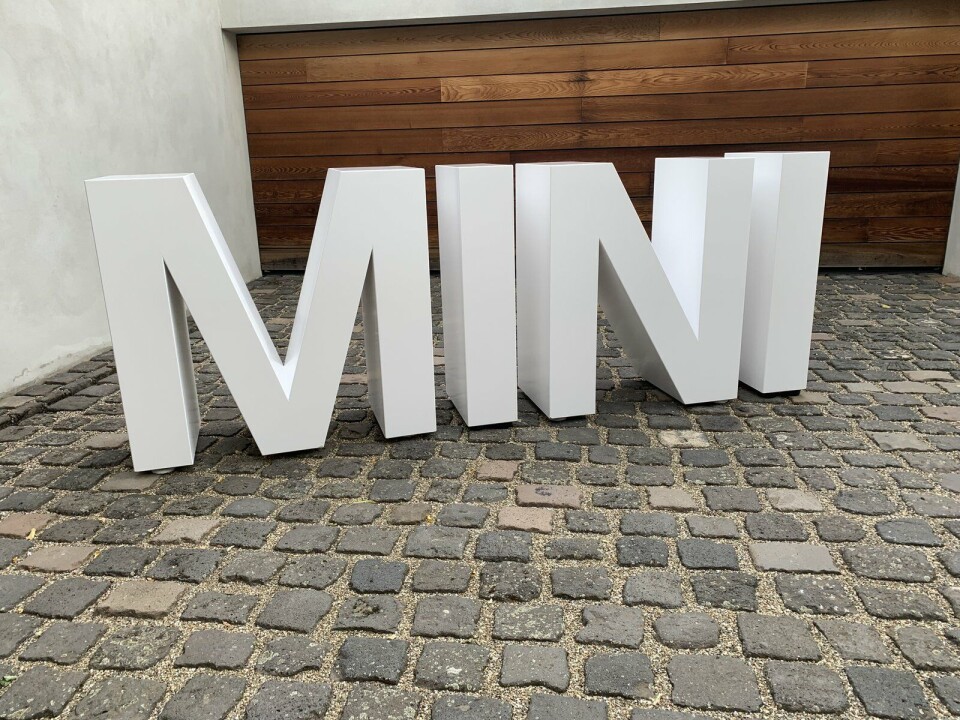 MINI.