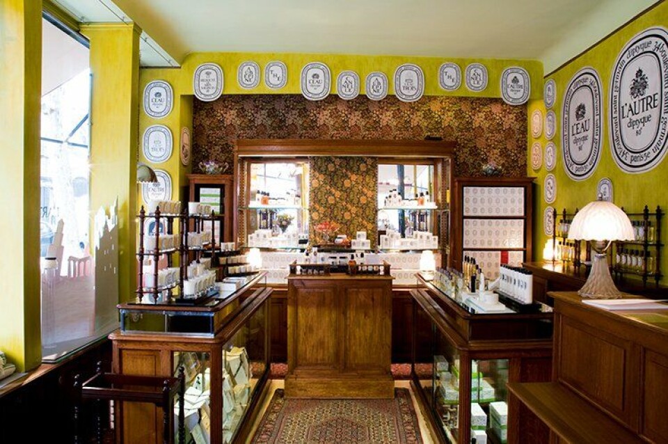 Het interieur van de Diptyque boutique in Parijs Diptyque boutique Parijs interieur