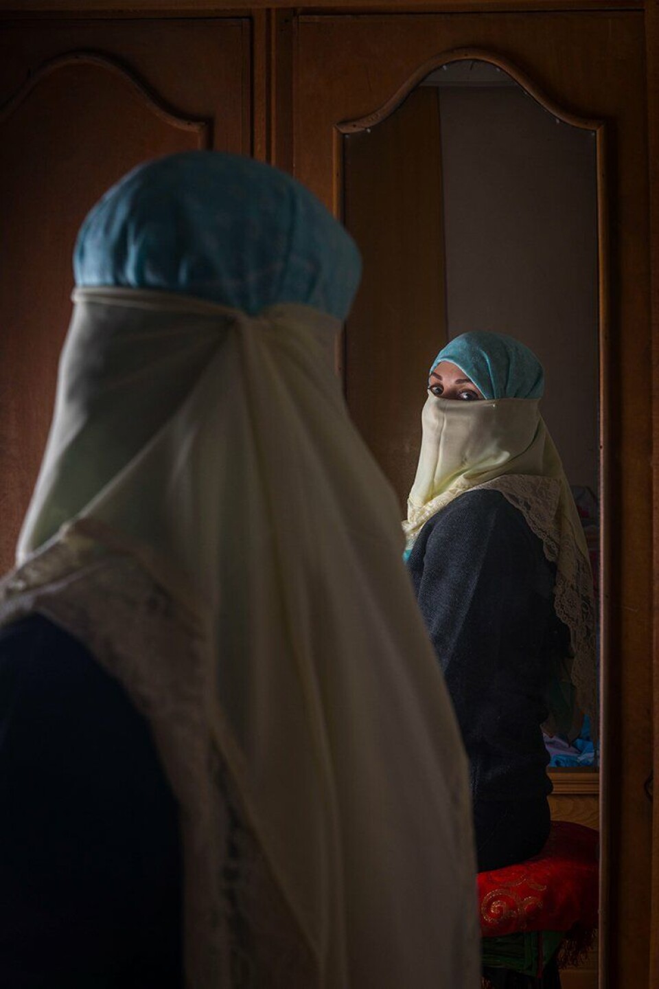 Yara: “Niemand kijkt ervan op dat ik vrouwen over de vloer heb, het wordt juist geprezen dat ik geen mannen op bezoek heb” Gay in Egypte Yara