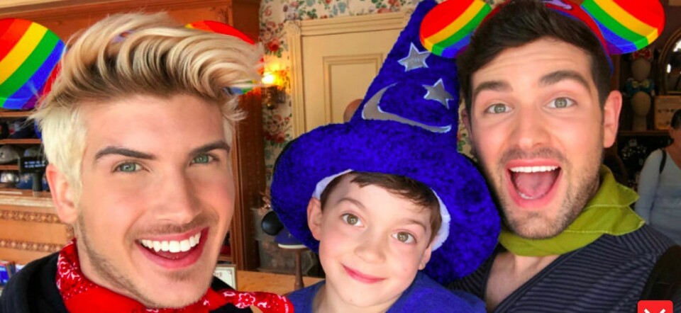 Disney komt met geinige Gay Pride regenboog-oortjes