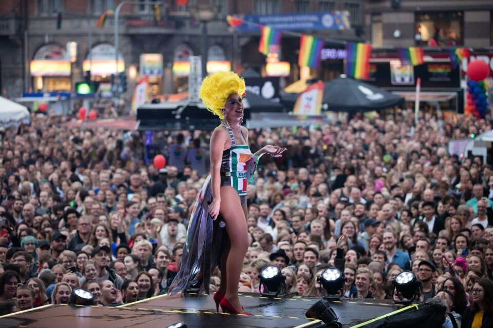 Plaatselijke dragqueen Megan Moore treedt op op het Pride Square. © Wilfred Gachau Gay travel tips Kopenhagen