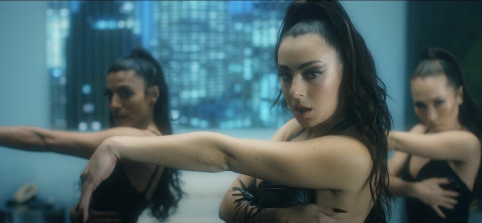 Nieuwe muziek: Charli XCX mixt Beyoncé met Dua Lipa