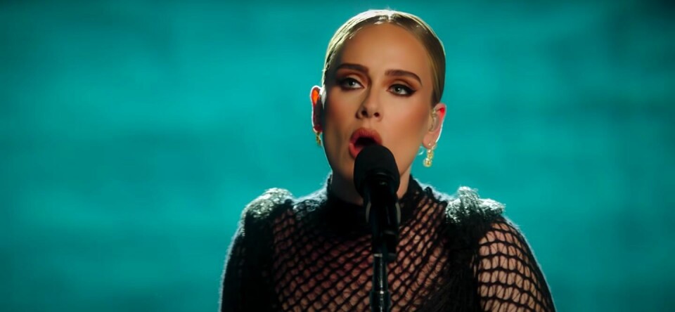 Nieuwe muziek: Adele zingt ‘Easy on Me’ live en Kim Petras goes nuts