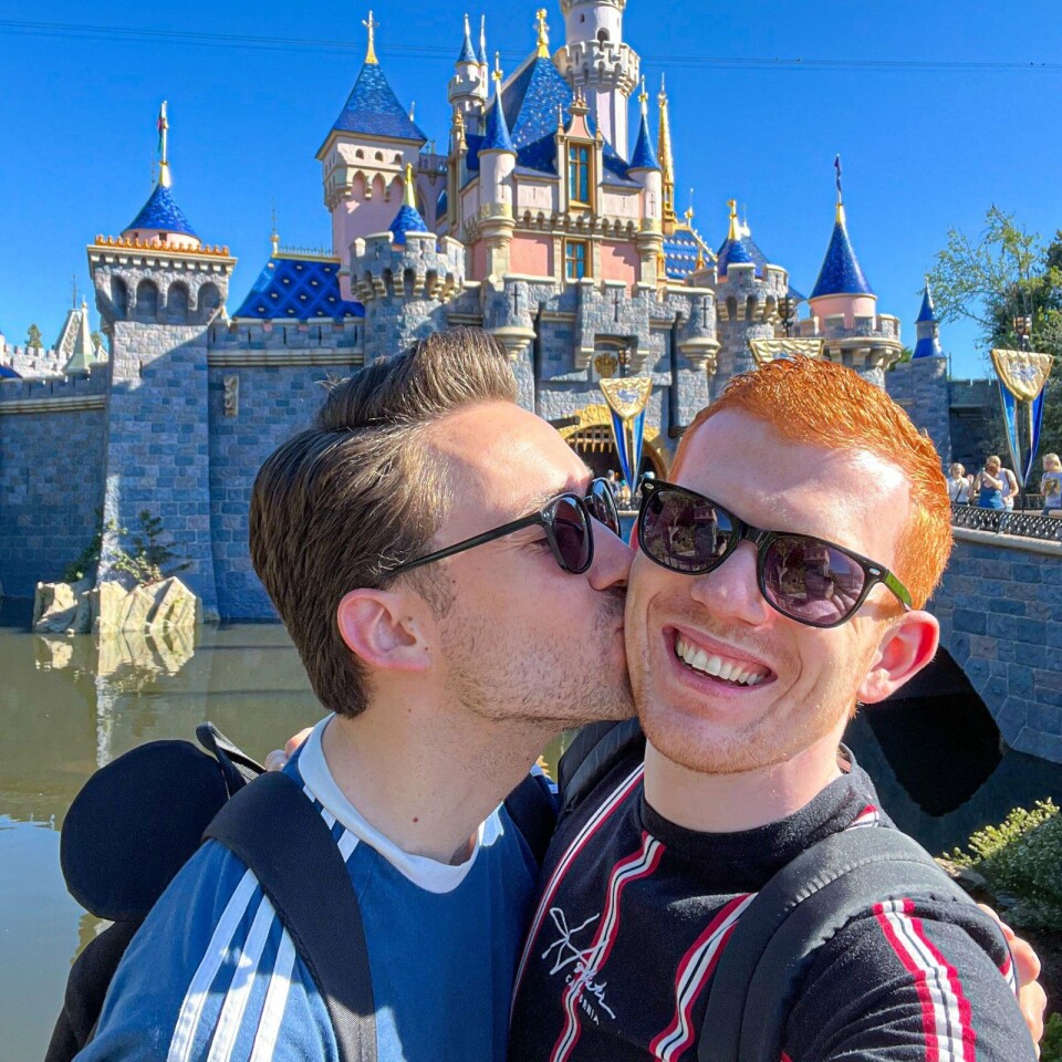 Lars en Bryan in Disneyland.