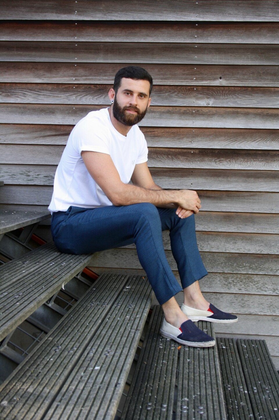 Imad vluchtte uit Beirut bankje Amsterdam Imad vluchtte uit Beirut bankje Amsterdam