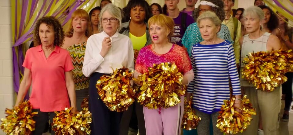 Bekijk de komische trailer van Poms, met ‘Golden Girls’ die cheerleader worden