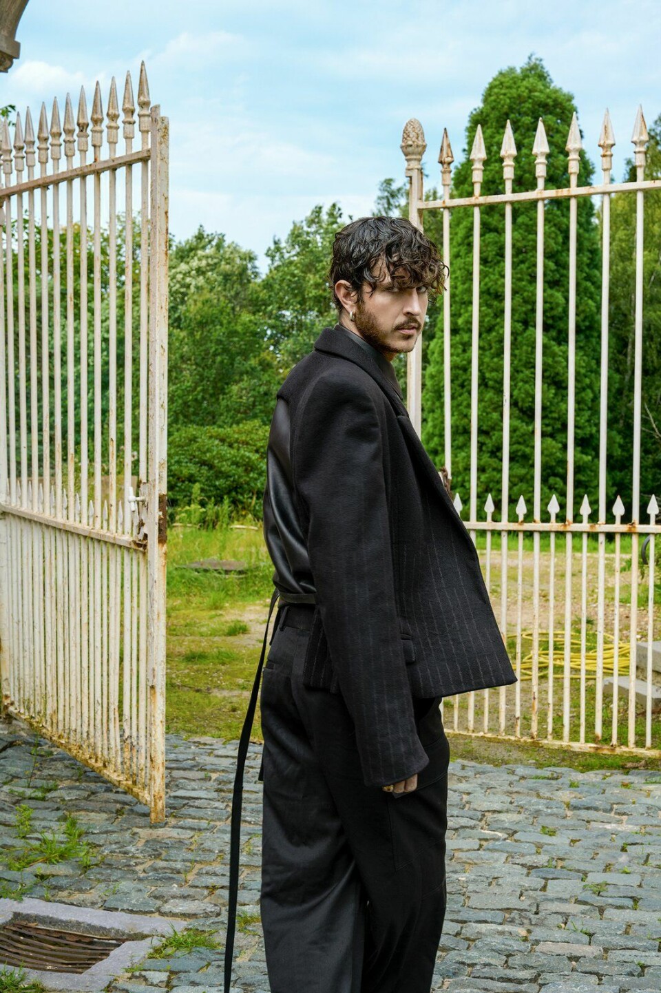 Max Colombie, frontman van Oscar and the Wolf