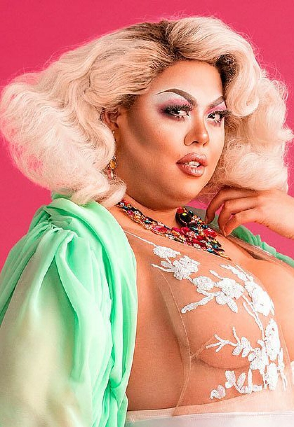 Dragqueen Sum Ting Wong vertelt haar droevige coming-outverhaal in RuPaul’s Drag Race UK