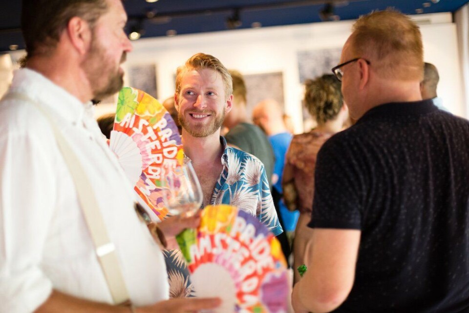 Video: 7 LHBTQ's over hun band met pride