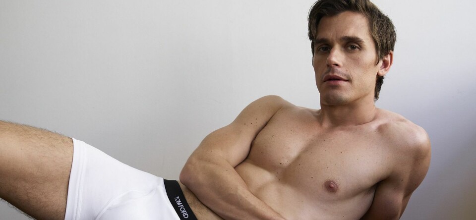 Foto’s: Antoni van Queer Eye is ondergoedmodel voor Tom Ford