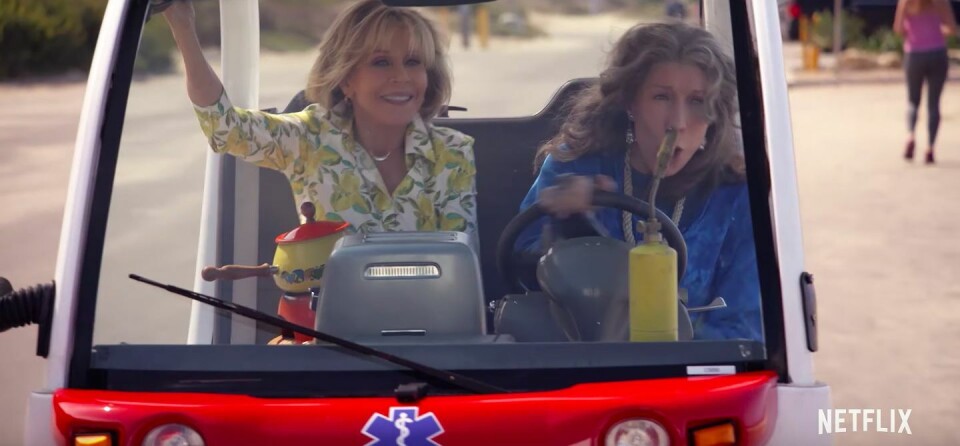 Bekijk de vrolijke trailer van Grace and Frankie – seizoen vijf