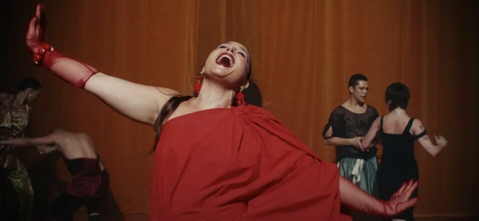 Nieuwe muziek: lekkere spacedisco van Jessie Ware en Billie Eilish is unheimisch
