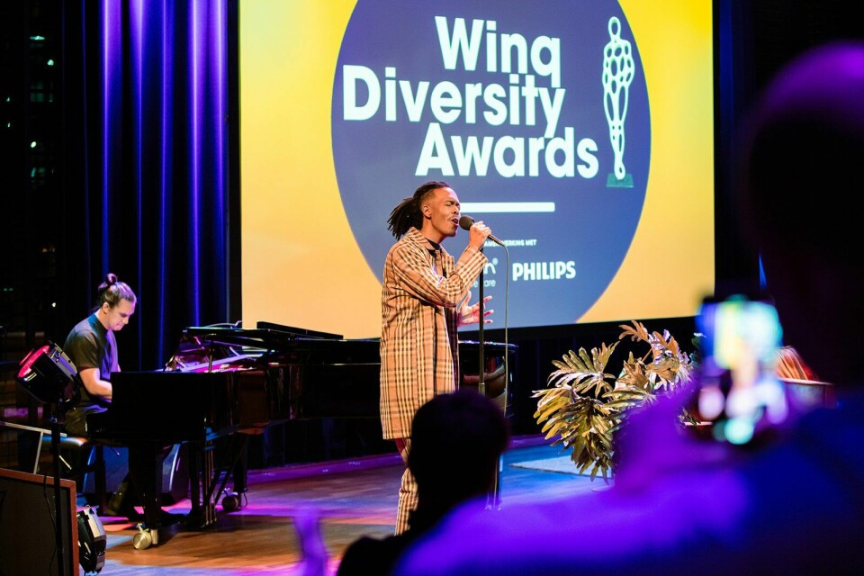 Jeangu Macrooy en Patrick Rugebregt bij de Winq Diversity Awards 2021