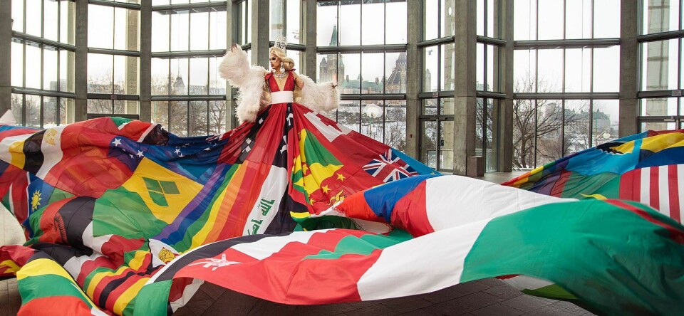 Canadese Drag Race-kandidaat te zien in Amsterdamse Rainbow Dress