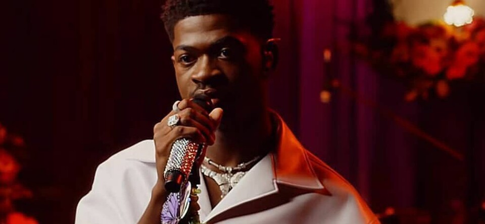 Nieuwe muziek: Lil Nas X covert Dolly Partons ‘Jolene’ en Enrique heeft een matje