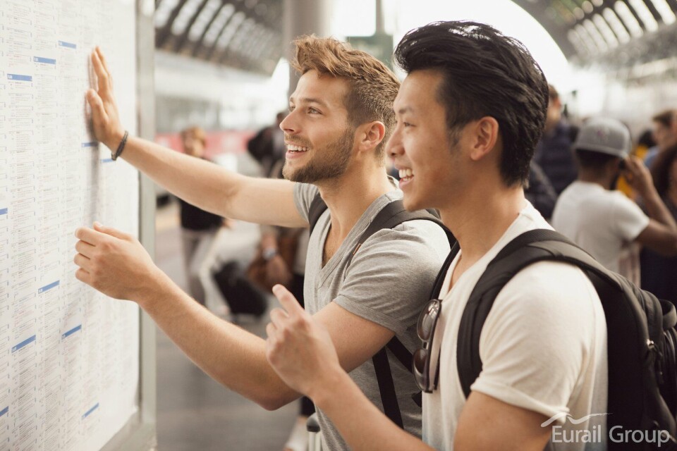 Pride hoppen per trein
