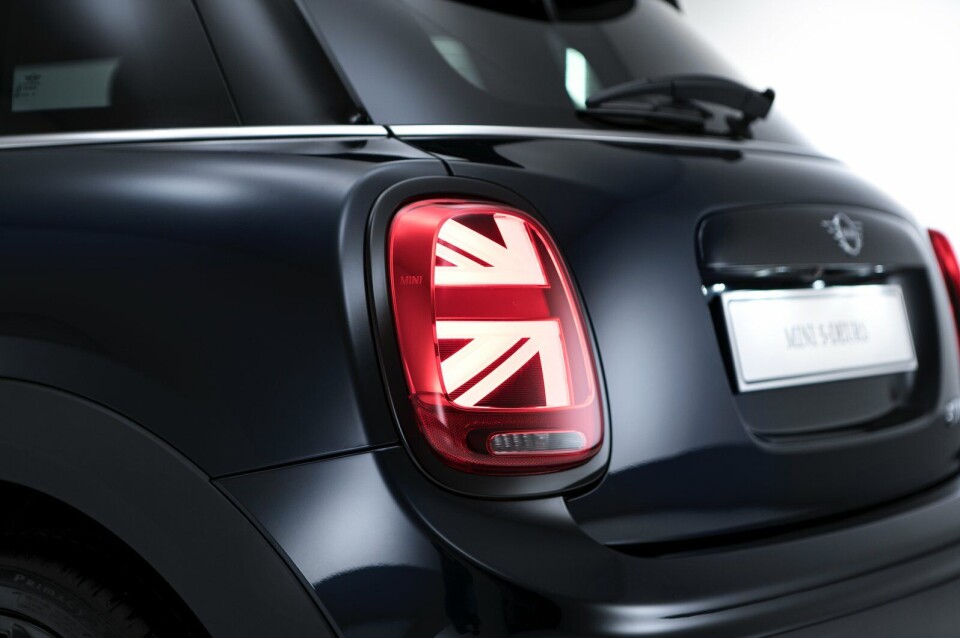 Union Jack @ the back MINI Hammersmith