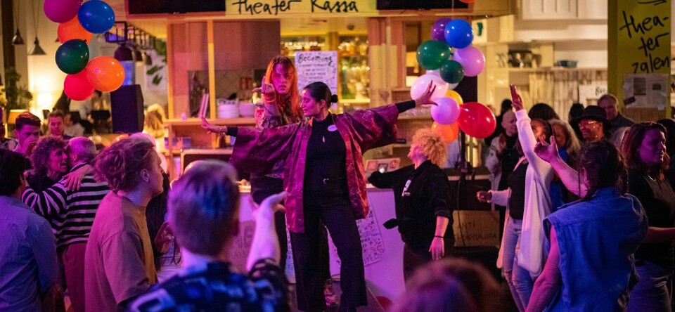 Queering your Friday night met fluïde theater, dialoog en feest