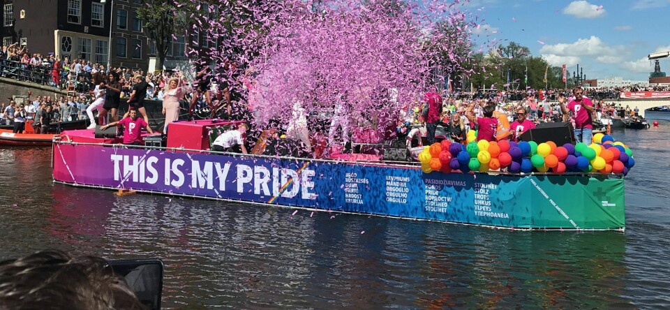 Henny Huisman in de jury van de Canal Parade