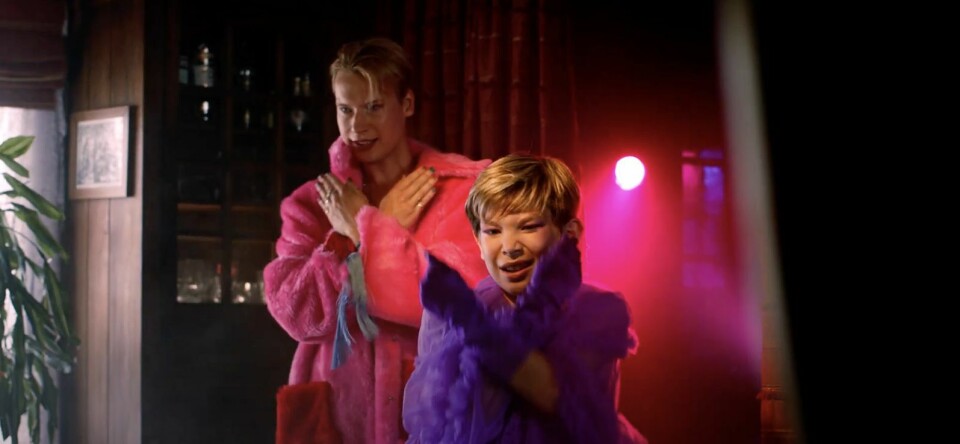 Première: bekijk de video bij ‘WO+MAN’, de nieuwe single van REINDIER