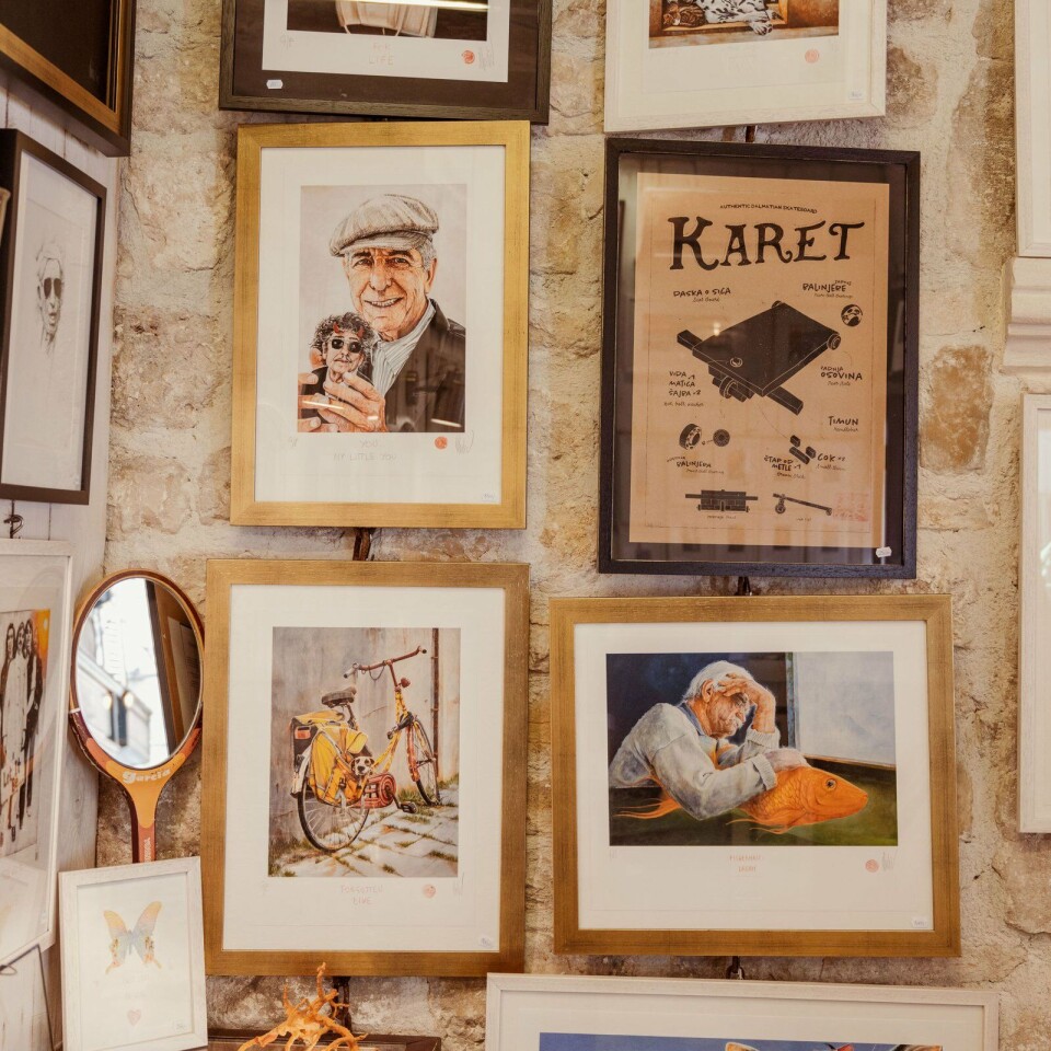 Galerie in Korcula. Galerie in Korcula.