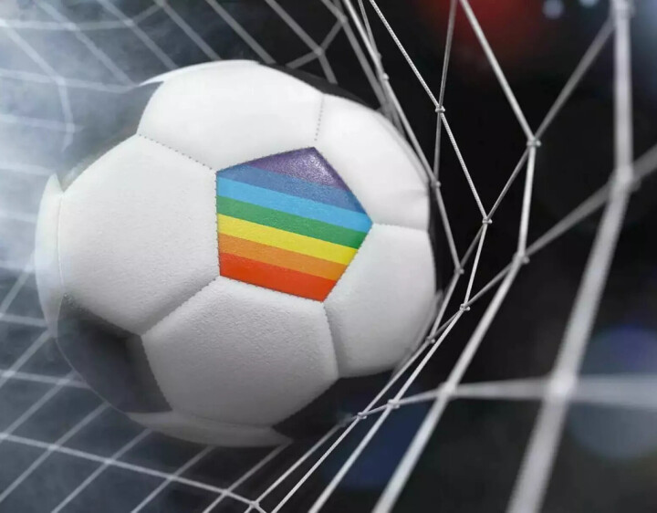 AS Monaco-speler Mohamed Camara plakt homofobie-logo af: minister eist ‘zwaarst mogelijke straf’ Voetbal