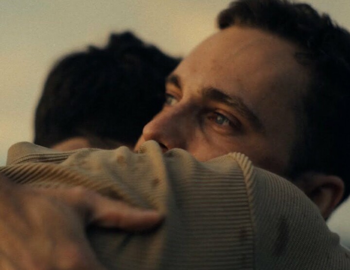 Première: hier is de nieuwe video van Dotan: ‘No Kissing on a Sunday’ Dotan