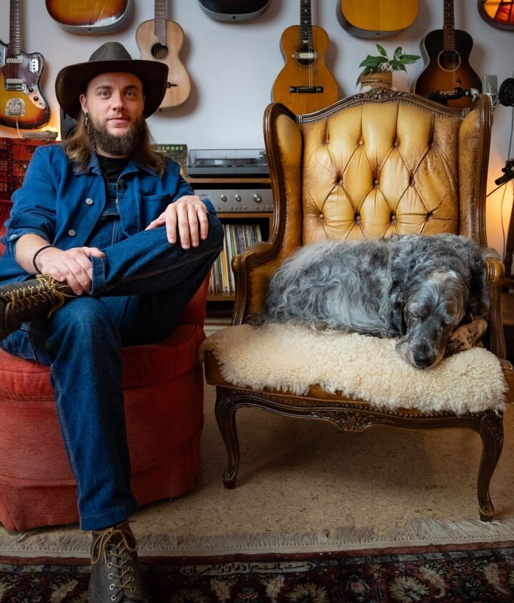 Sem met zijn hond Admiraal. Sem met zijn hond