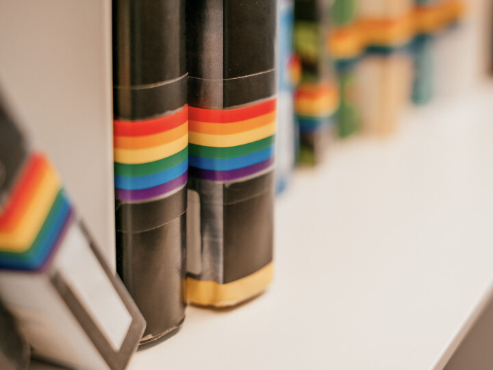 Steeds meer Britse scholen doen boeken met lhbtiq+-thema’s in de ban Queer boeken