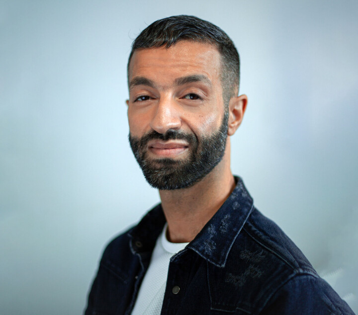 Tofik Dibi over zijn eerste keer in een gaybar